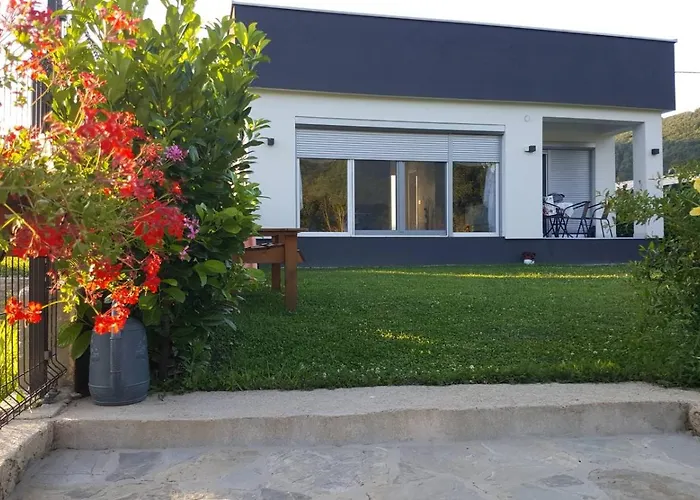 House De Luxe